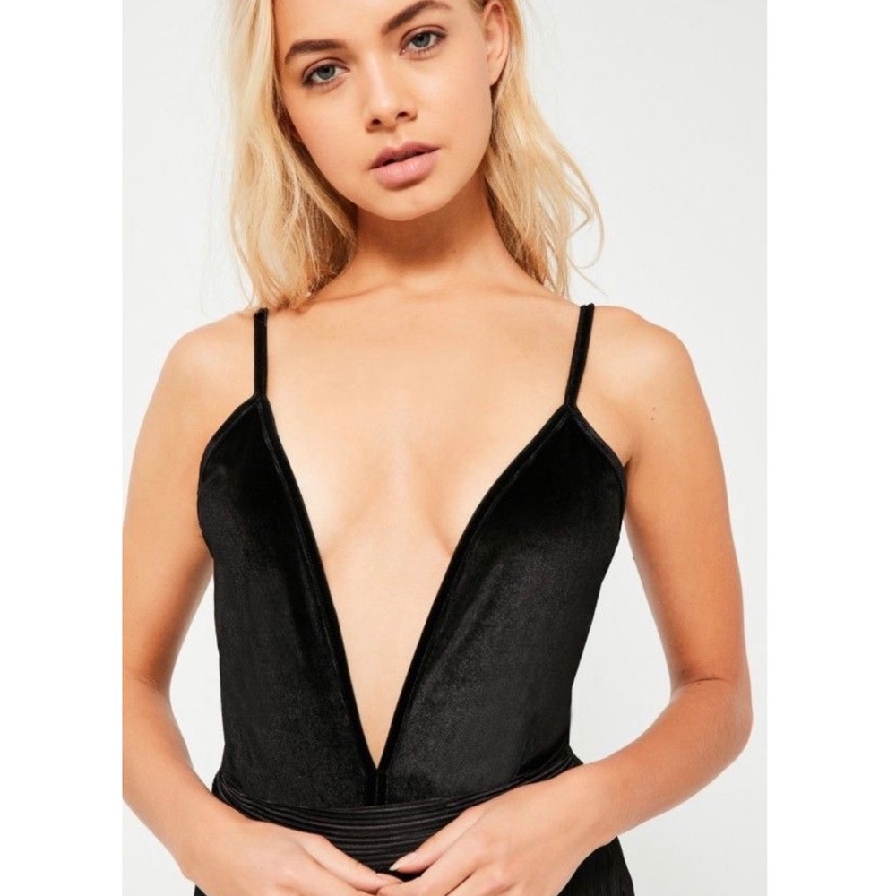 NWT Missguided Petite Velvet Plunge Bodysuit